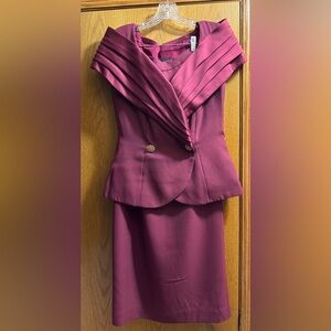 Vintage Women’s Alex Evenings Rich Maroon Jacket & Maxi Skirt 2 Piece Set.